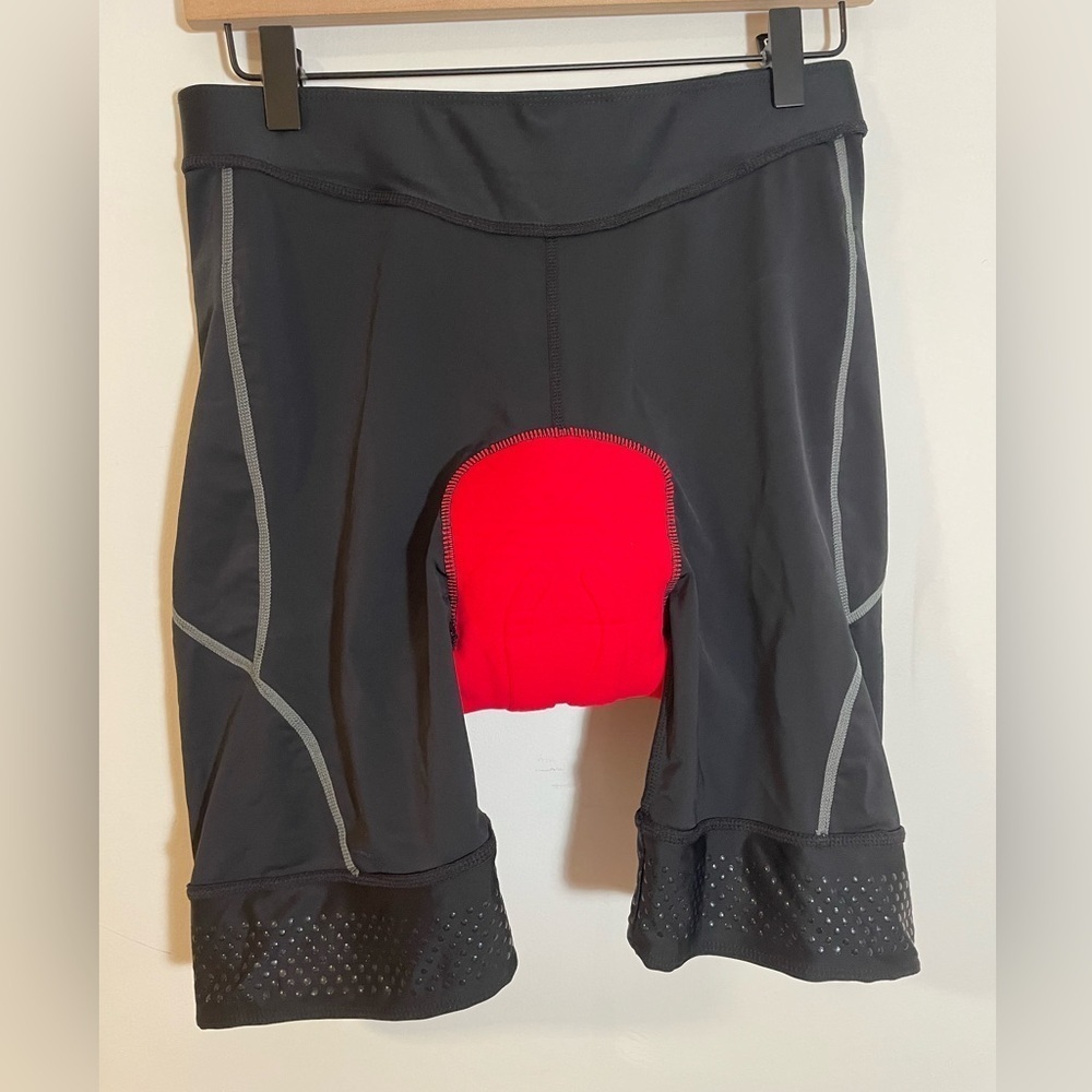 Baleaf Black Padded Bike Shorts UPF 50+ Women’s Size Large Thigh Pockets NWOT - Picture 2 of 12